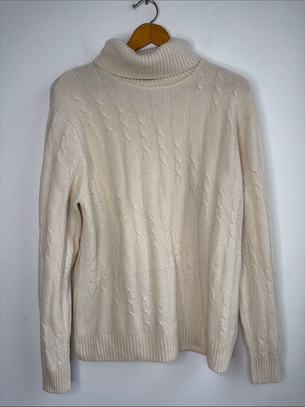 Saks Fifth Avenue 100% cashmere Cream Cable Knit Turtleneck Sweater